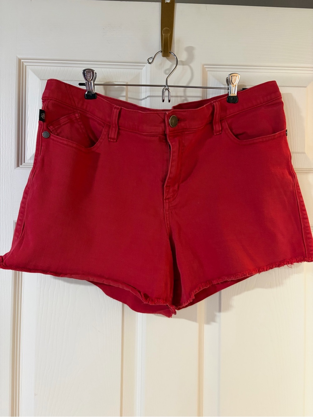 Rock & Republic Red Denim Jean 4" inseam Shorts, Size 16